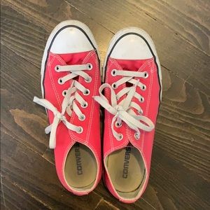 Women’s size 8 pink converse